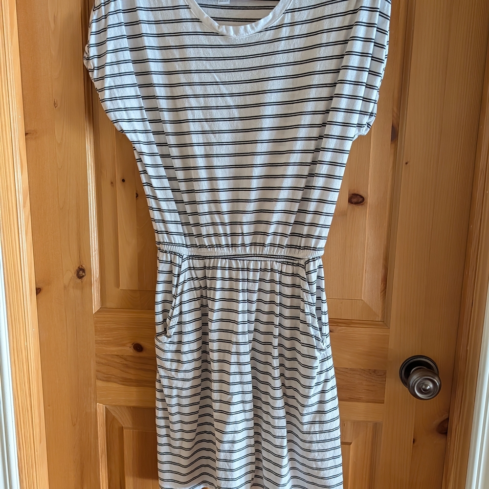 Casual Striped Black and White Midi Dress